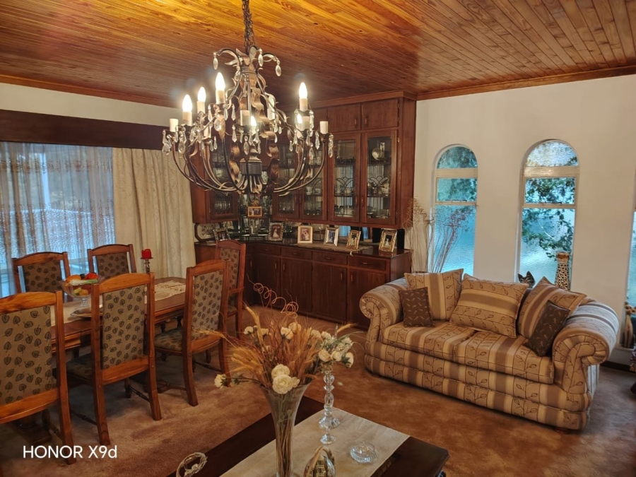 5 Bedroom Property for Sale in Heuwelsig Free State